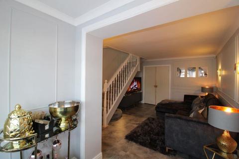 3 bedroom semi-detached house for sale - Nile Close, Lemington Rise, Newcastle Upon Tyne