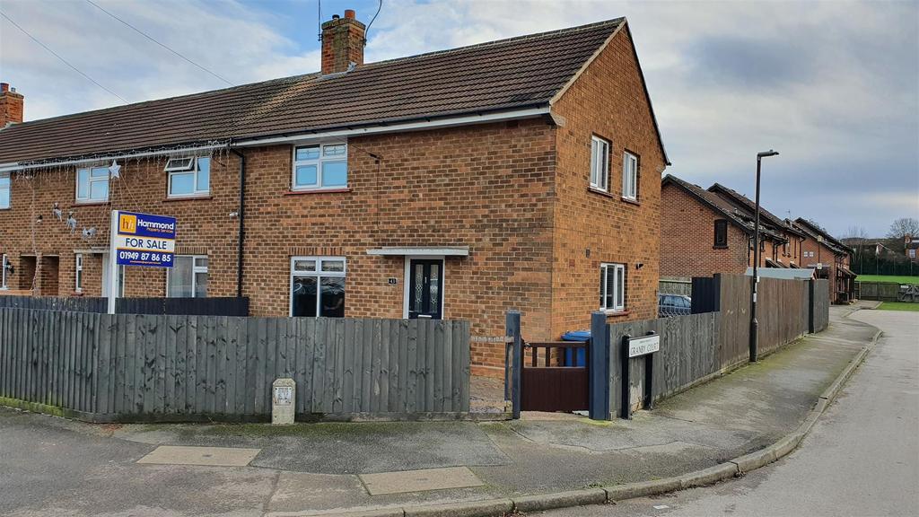 Carnarvon Place, Bingham 3 bed semidetached house £225,000