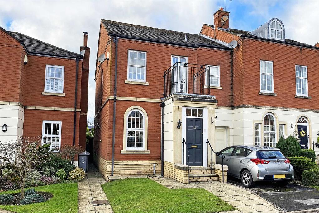 Belgravia Gardens, Hale 3 bed semidetached house £575,000