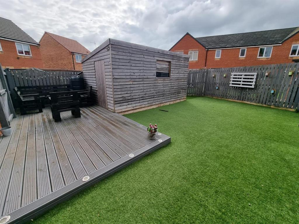 Barley Close, garden 3.jpg