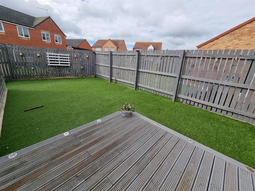 Barley Close, garden.jpg