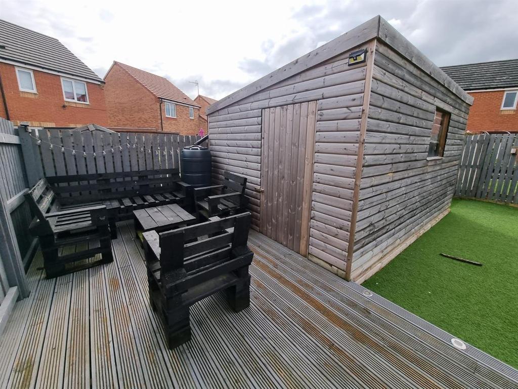 Barley Close, Patio.jpg
