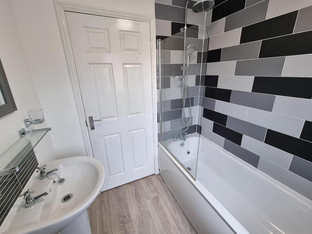 Barley Bathroom.jpg