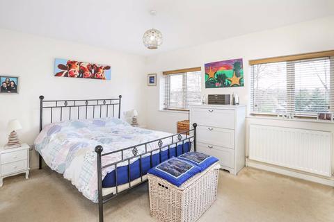 4 bedroom semi-detached house for sale - Sheephouse, Farnham