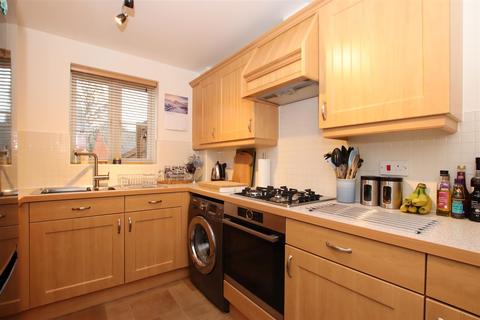 15 Bathern Road, Exeter, EX2 7QE