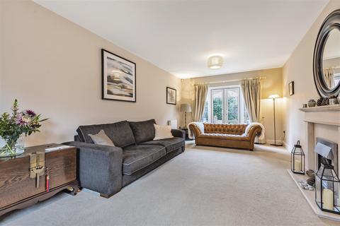 128 Ashmead Road, Bedford, MK41 7FD