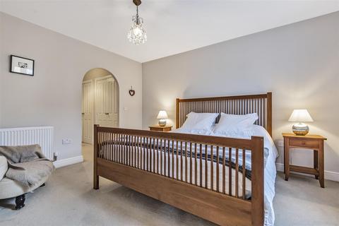 128 Ashmead Road, Bedford, MK41 7FD