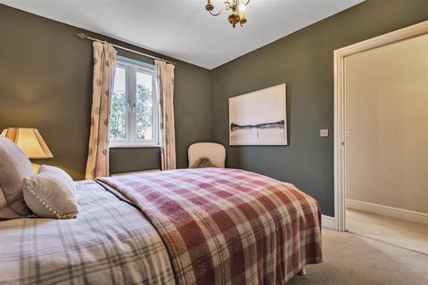 128 Ashmead Road, Bedford, MK41 7FD