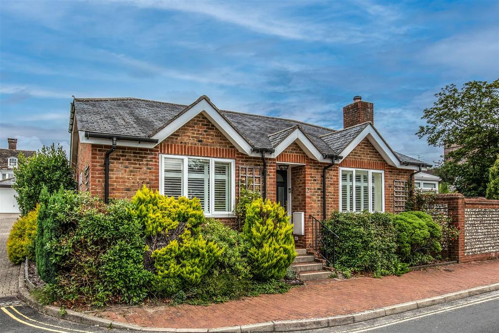 Cluny Street, Lewes 3 bed detached bungalow £675,000