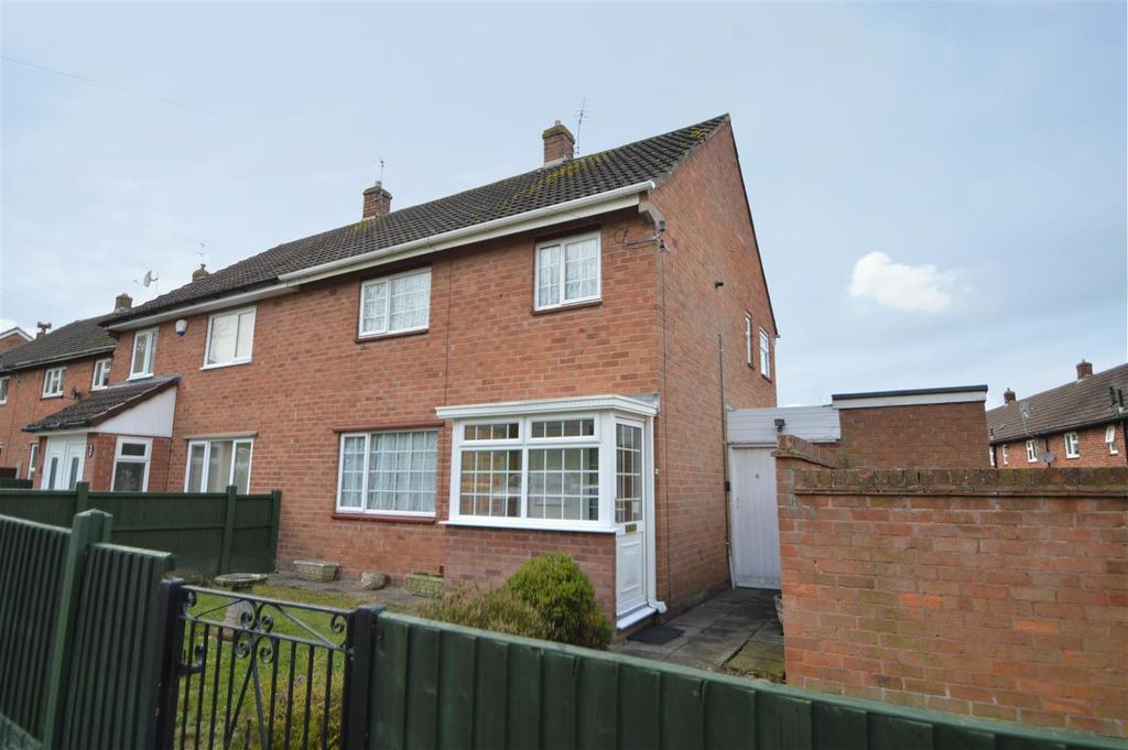 6 Chatford Drive, Shrewsbury, SY3 9PQ 3 bed semidetached house £180,000