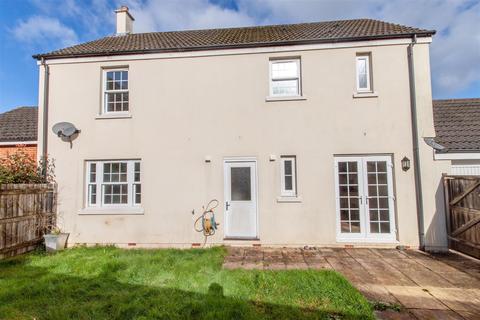 42 Saxon Close, Crediton, EX17 3DS