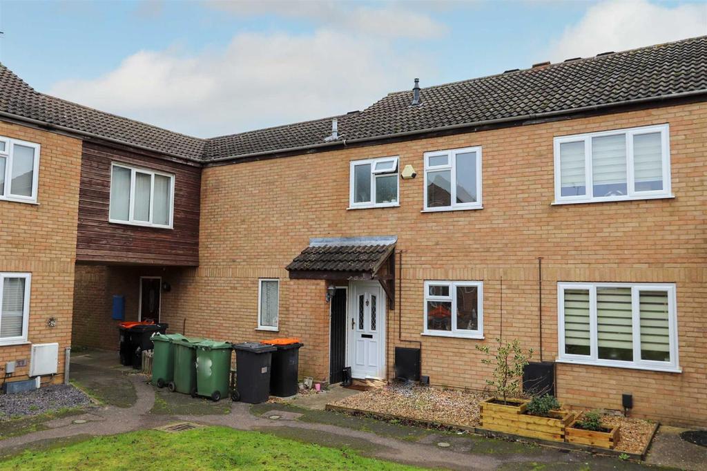 Almond Road, Leighton Buzzard 2 bed terraced house £250,000
