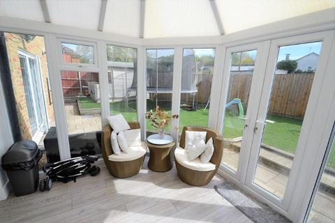 10 Oaks Road, Staines-upon-thames, TW19 7LG