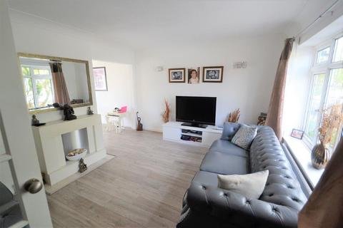 10 Oaks Road, Staines-upon-thames, TW19 7LG