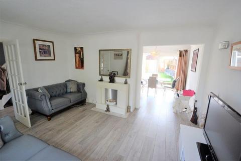 10 Oaks Road, Staines-upon-thames, TW19 7LG