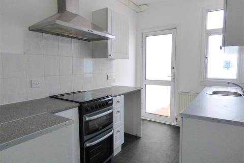 99 Springhead Road, Northfleet, Gravesend, DA11 9QZ