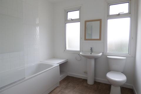 99 Springhead Road, Northfleet, Gravesend, DA11 9QZ