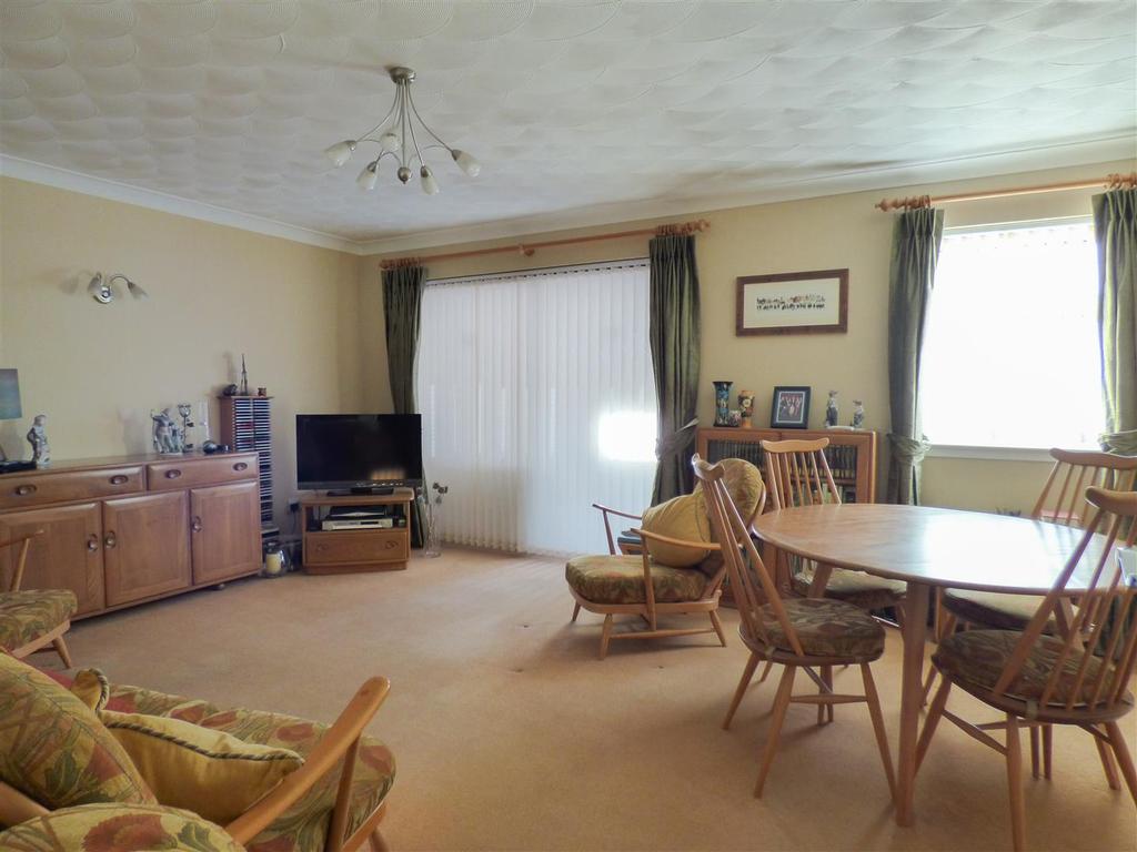 Aintree Close, Gravesend, Kent 3 bed house £425,000
