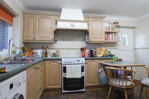 43 Aintree Close, Gravesend, DA12 5AS