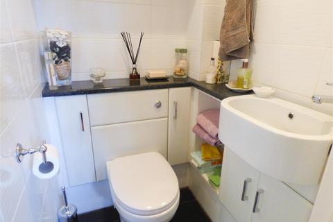43 Aintree Close, Gravesend, DA12 5AS