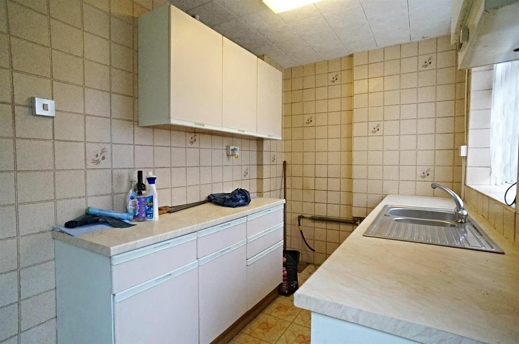 Kitchen (20).jpg