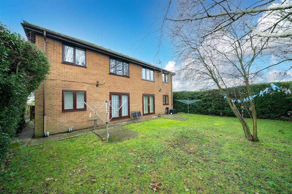 Adeyfield Road, Hemel Hempstead 1 bed apartment £200,000