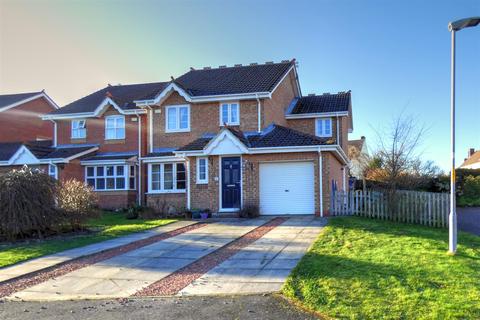 3 bedroom detached house for sale - Harewood Gardens, Pegswood, Morpeth