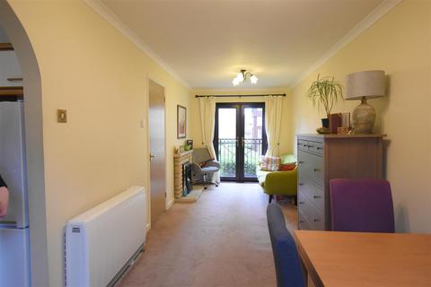 2 bedroom end of terrace house for sale - Butlers Walk, St George, Bristol