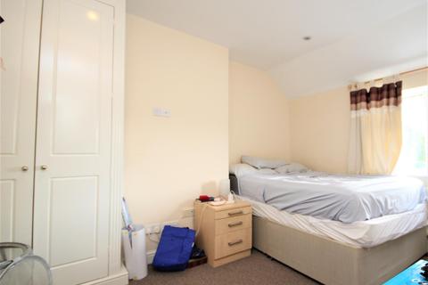 5 bedroom semi-detached house to rent - Aldershot Road, Guildford