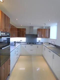 20 Chrisharben Court, Clayton, Bradford, BD14 6AF