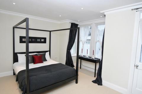 4 bedroom semi-detached house to rent - Gironde Road, London, SW6.
