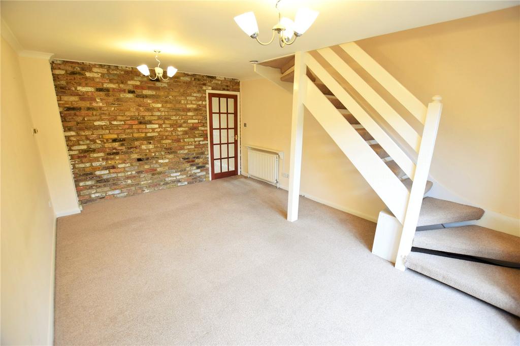 Daventry Court, Priestwood, Bracknell, Berkshire, RG42 2 bed terraced