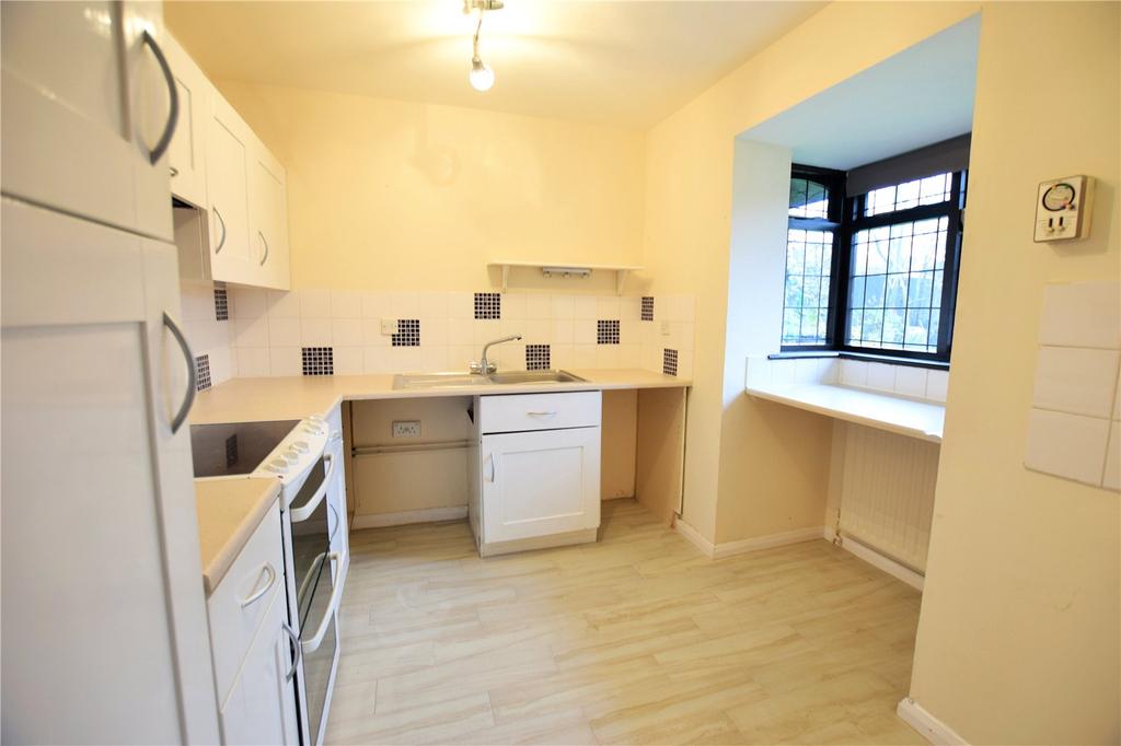 Daventry Court, Priestwood, Bracknell, Berkshire, RG42 2 bed terraced
