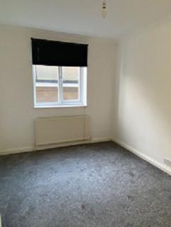 2 bedroom flat to rent - Cobham Road, SS0