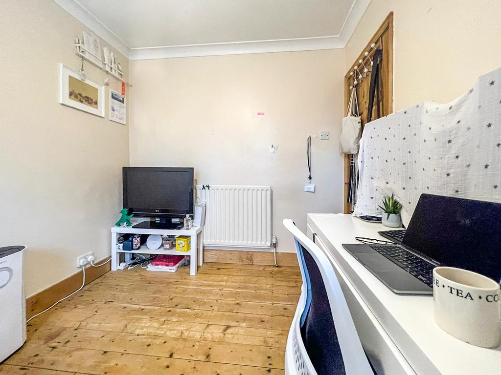 Glebe Court, The Glebe, London, SE3 2 bed flat £1,400 pcm (£323 pw)