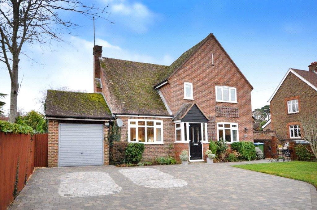 Horsham, RH13 4 bed detached house - £675,000