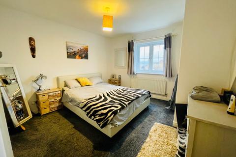 2 bedroom flat for sale - Madeira Way, Eastbourne BN23