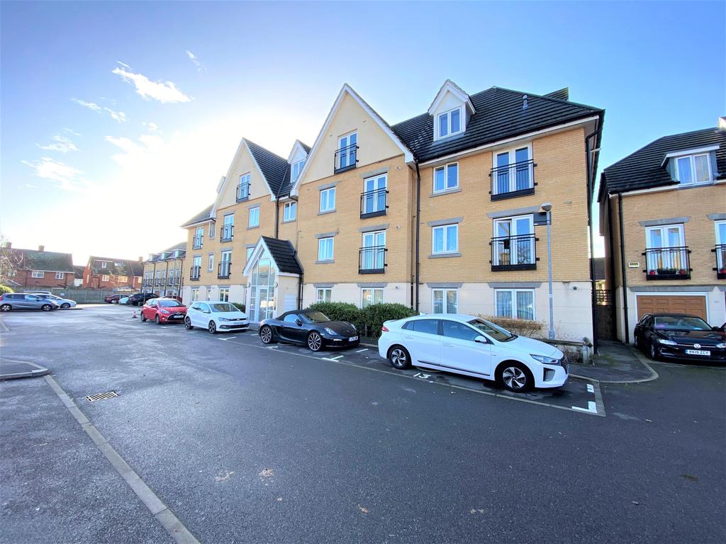 Datchet House, Chester Road, Hounslow, TW4 6FB 1 bed flat £260,000