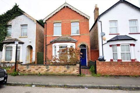 43 Cromwell Road, Feltham, TW13 5AS
