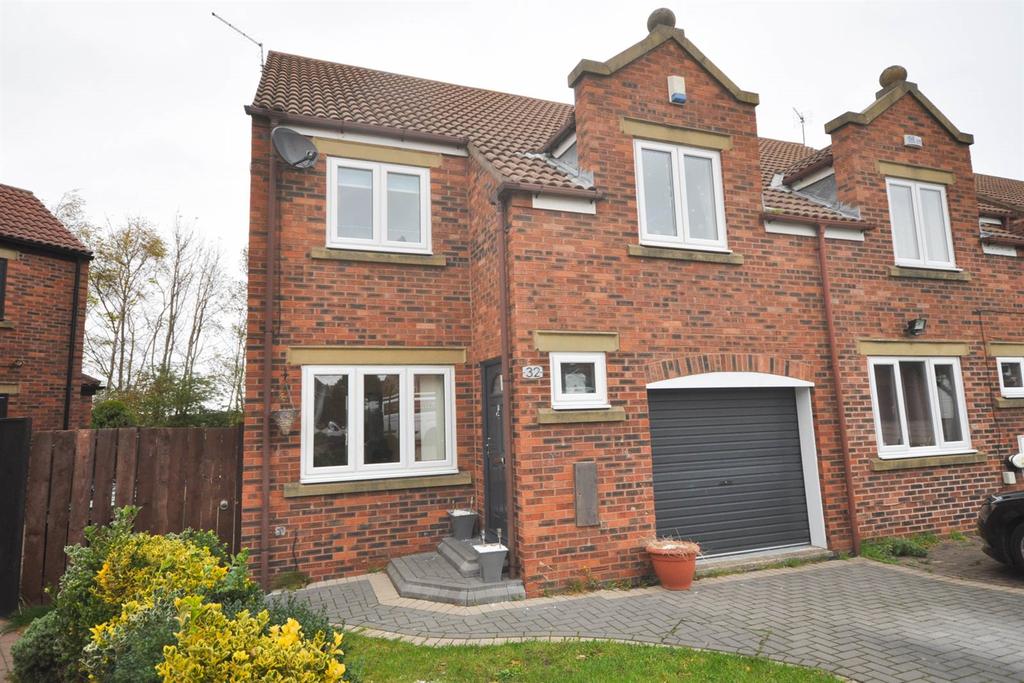 Langdale Way, East Boldon 3 bed semidetached house £279,000