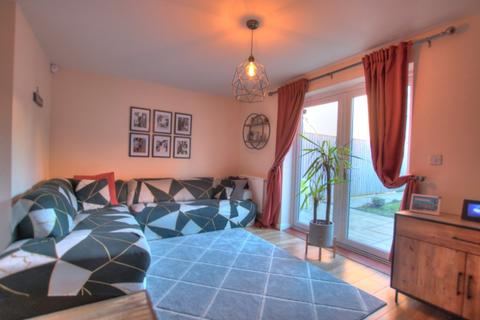 3 bedroom townhouse for sale - Chester Pike, Scotswood, Newcastle upon Tyne, NE15