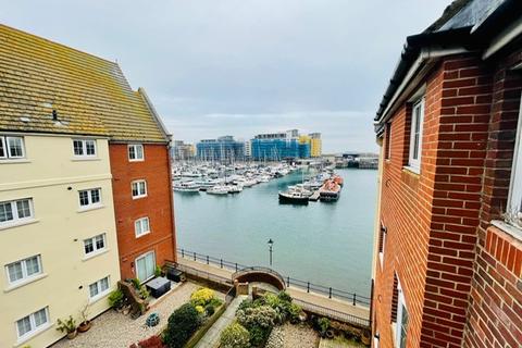 2 bedroom apartment for sale - Madeira Way, Eastbourne BN23