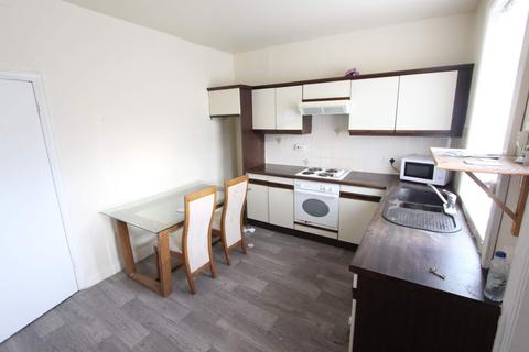 2 bedroom terraced house to rent - Rochdale, England
