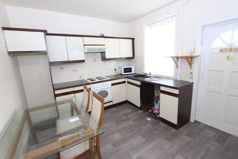2 bedroom terraced house to rent - Rochdale, England