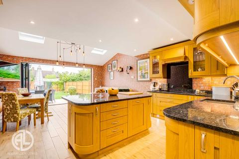 57 Eastern Way, Letchworth Garden City, SG6 4PG