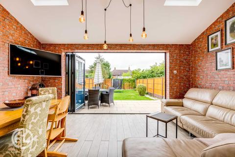 57 Eastern Way, Letchworth Garden City, SG6 4PG