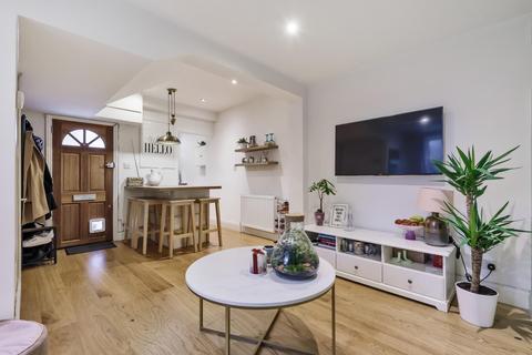 1 bedroom flat for sale - Uxbridge Road, Kingston Upon Thames, KT1