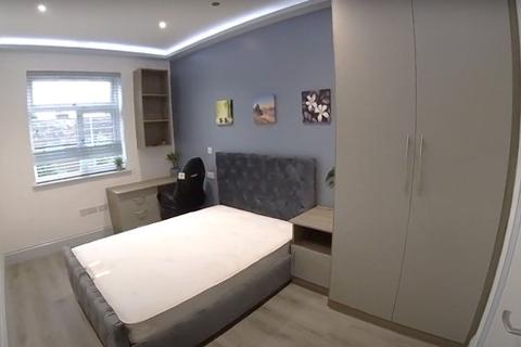 6 bedroom flat to rent - Ladybarn,  M14 6NQ