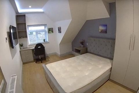 6 bedroom flat to rent, Ladybarn,  M14 6NQ