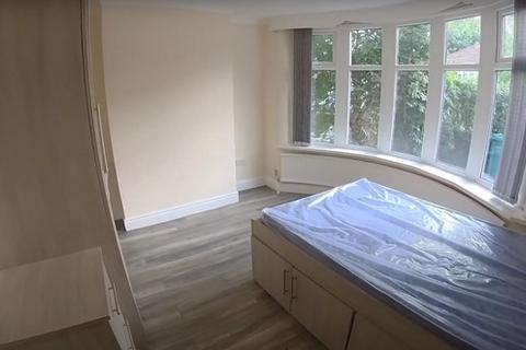 5 bedroom semi-detached house to rent - Lathom Road, Manchester